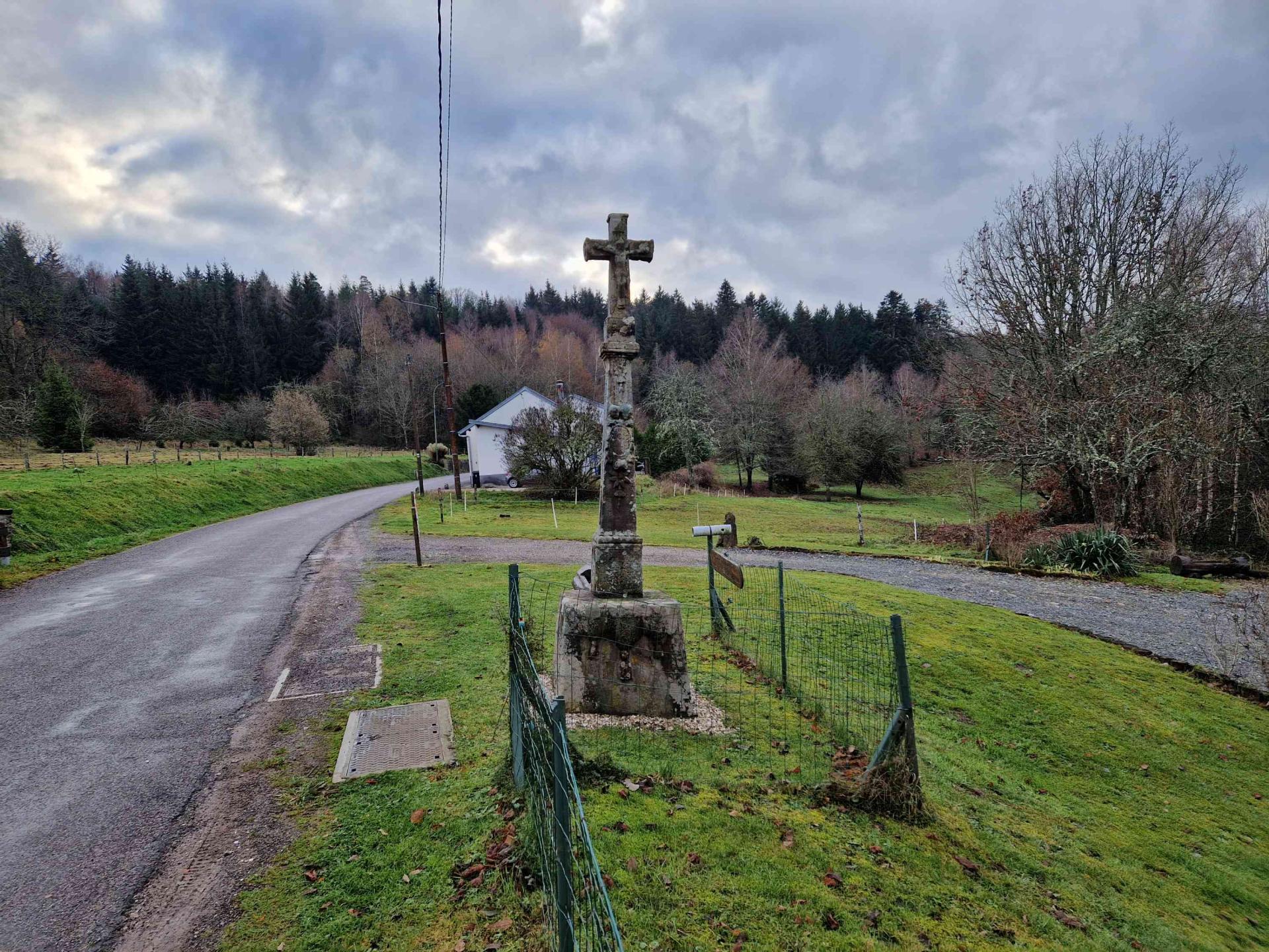 Croix 1 rue du bout du milieu