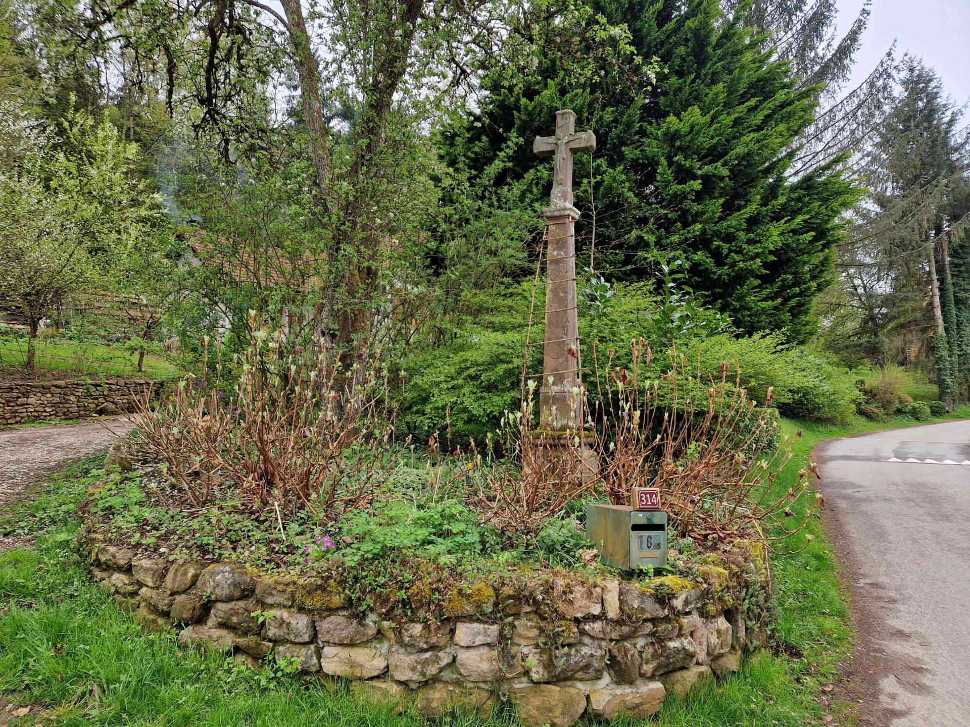 Croix 16bis rue du bout du milieu