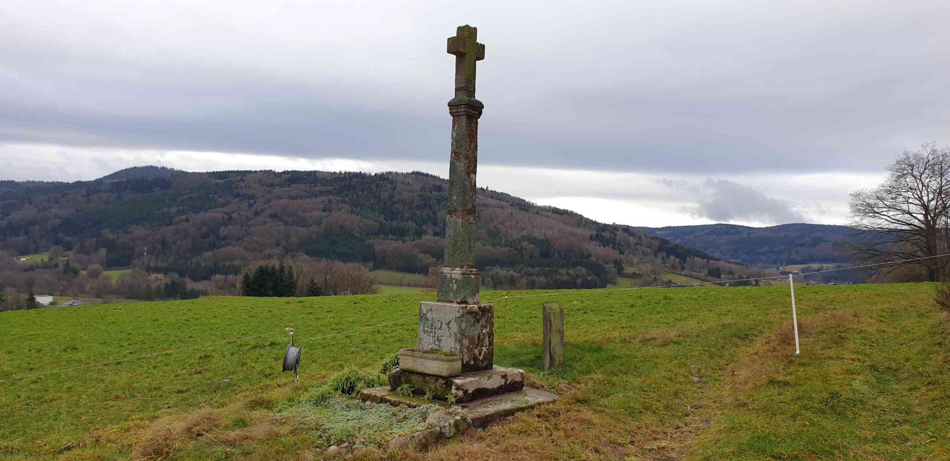 Croix de corbes champ