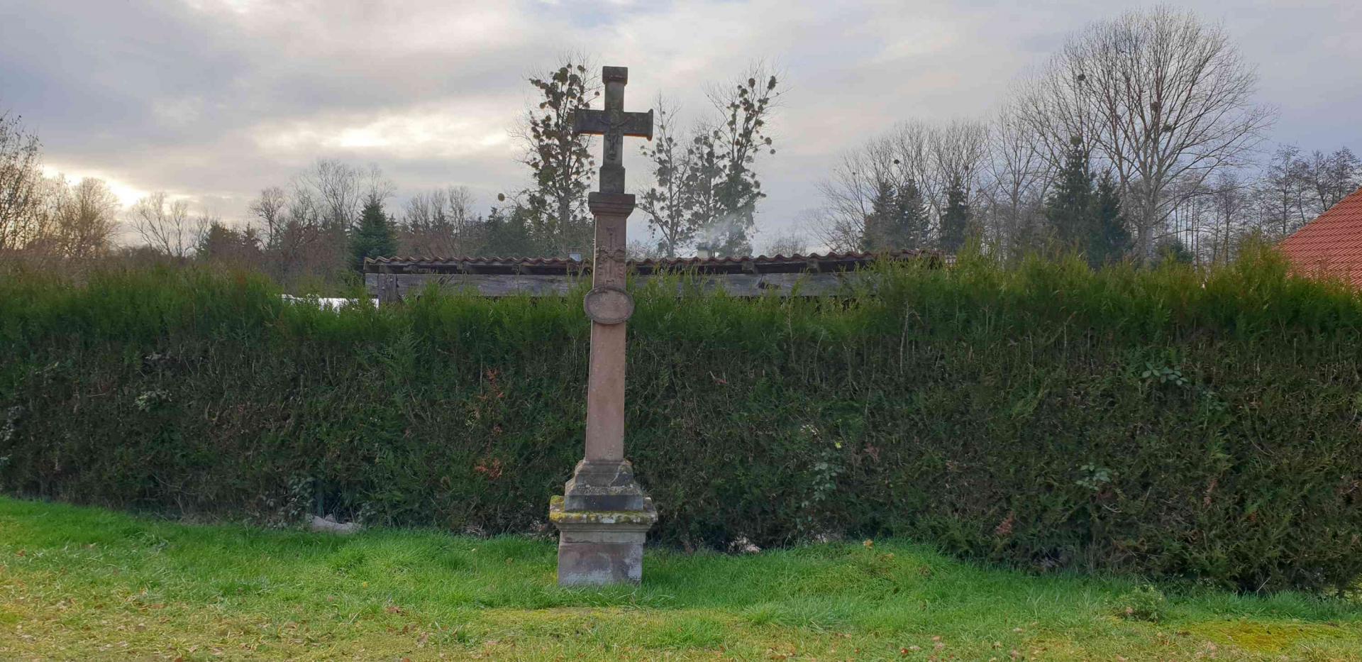 Croix route de bruyeres 1