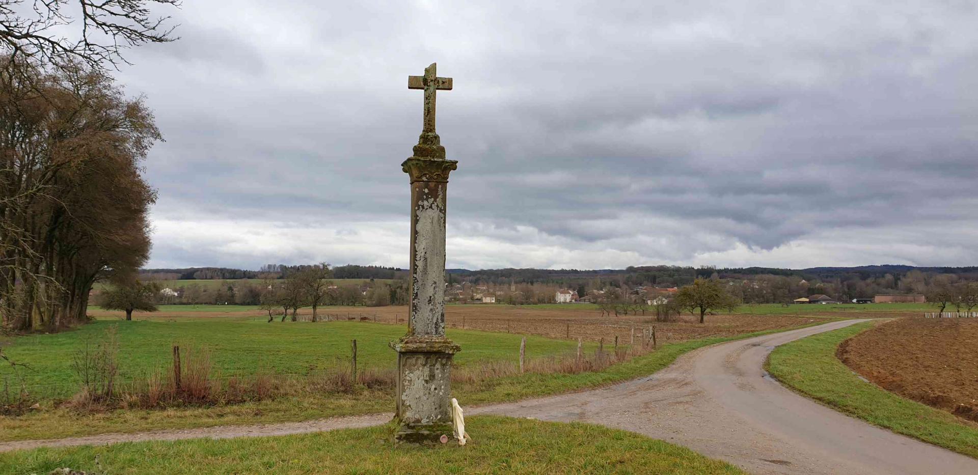 Croix route de bult