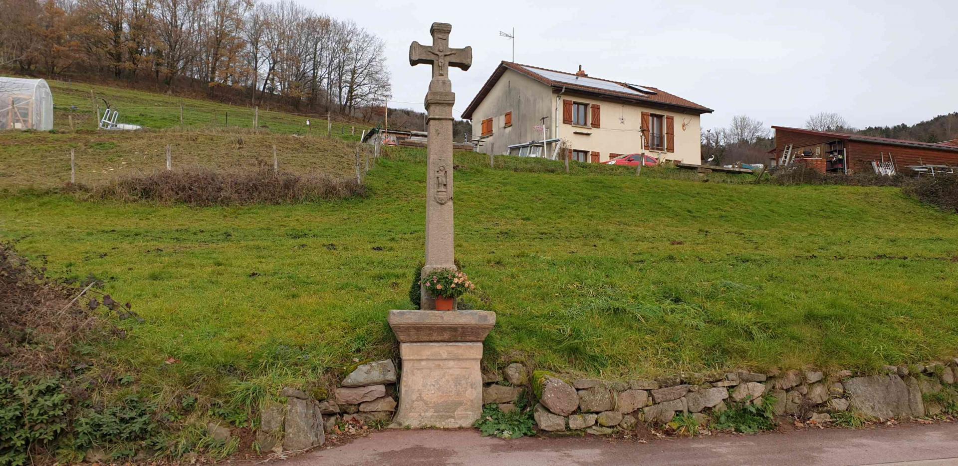 Croix rue de laveline 1