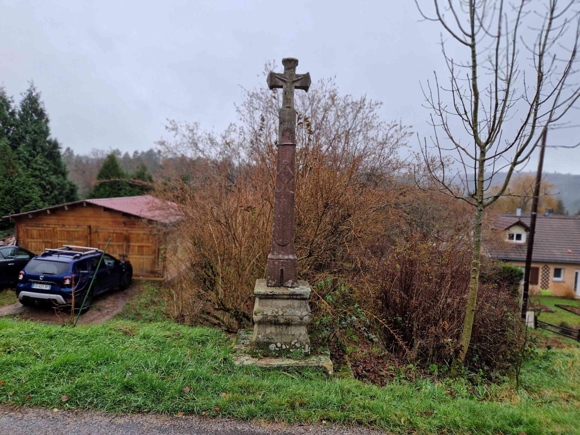 Croix rue du bout du dessous