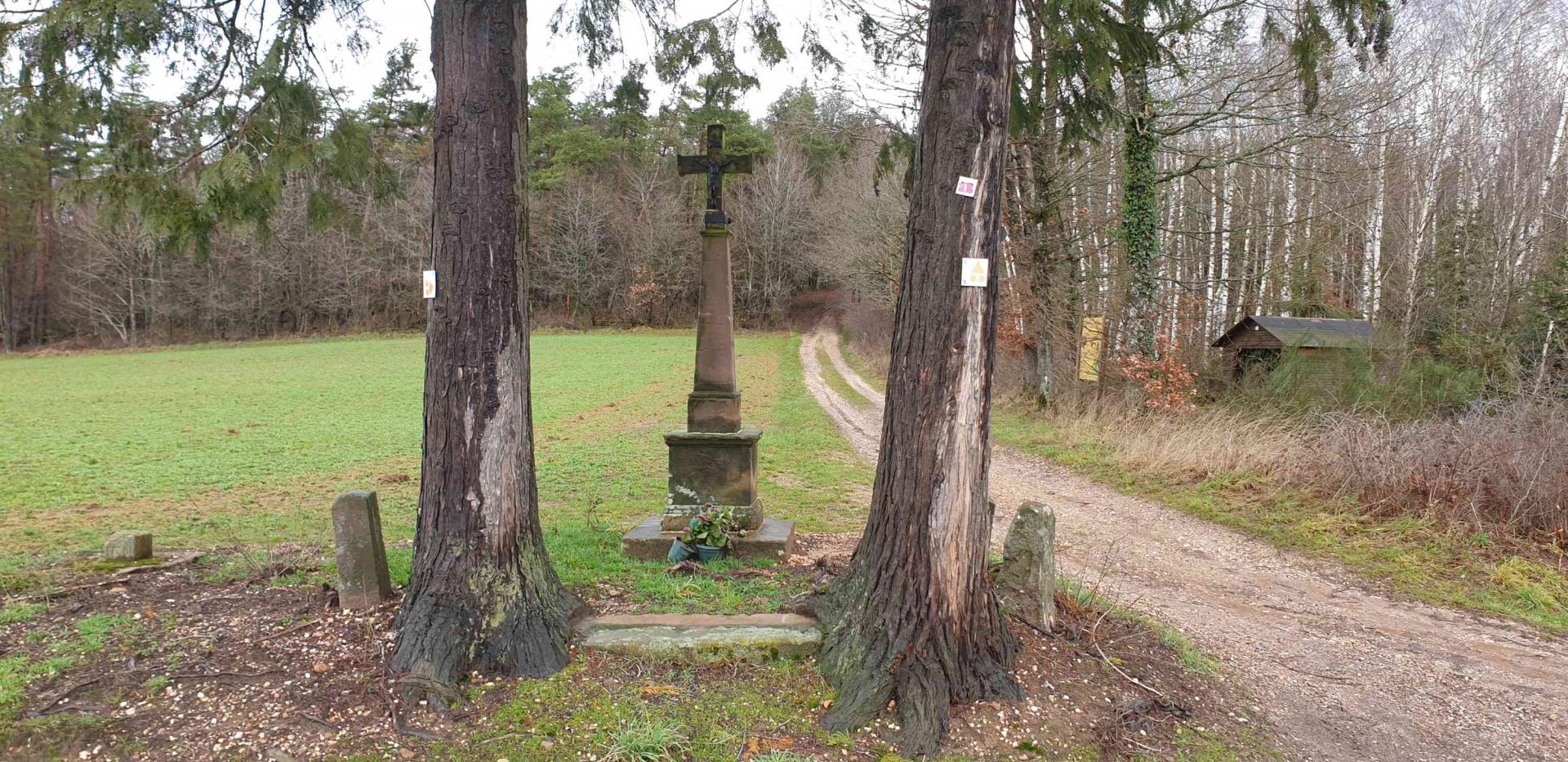 Croix rue du haut du mont 1